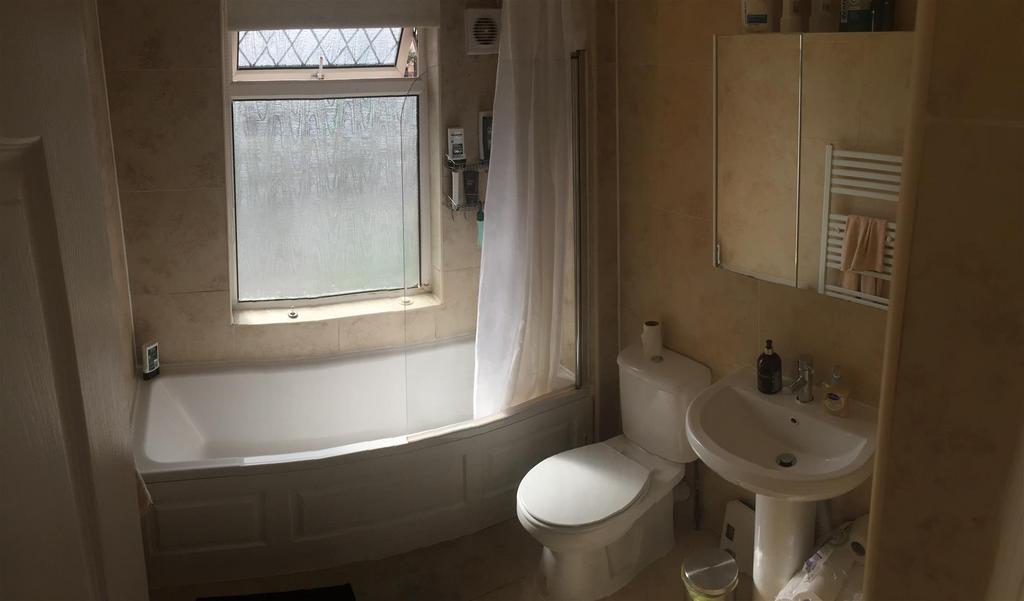 Main bathroom