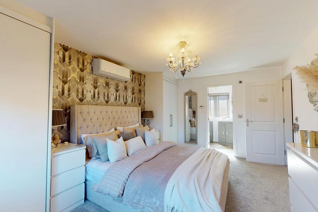 FLR1 master bedroom