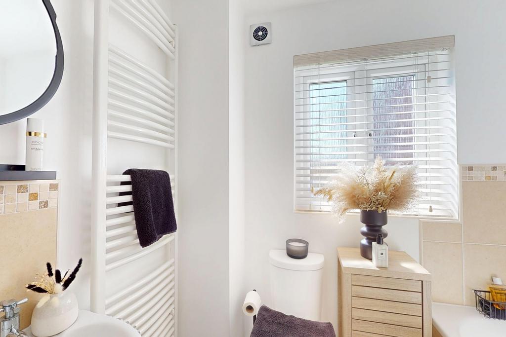 1st floor master bathroom