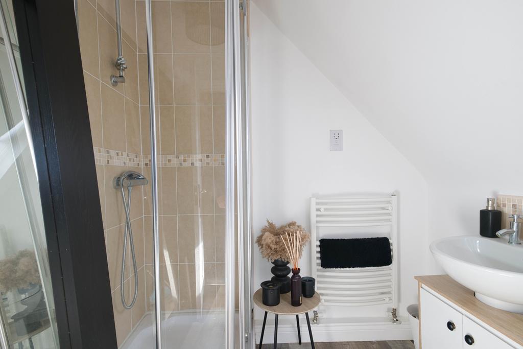 2nd floor bathroom