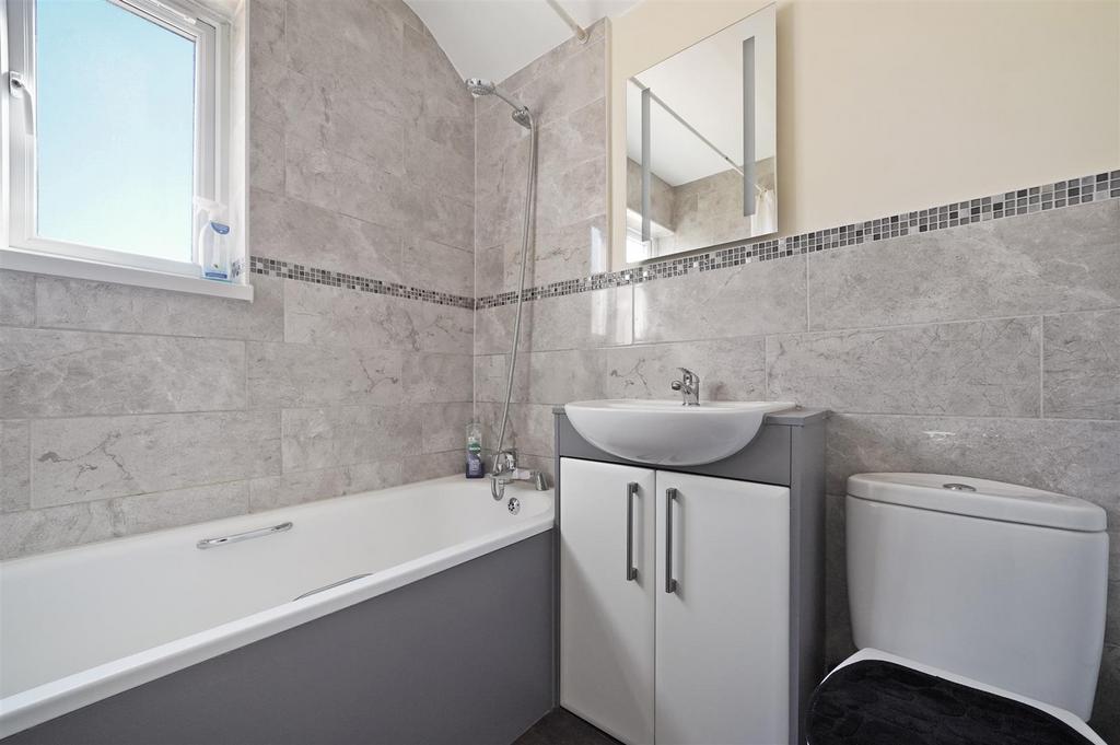 38 A Vicarage Road - an V4 F08flf Not1iv2o N8.jpg
