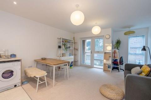 2 bedroom flat to rent, Tees House, Liberator Place