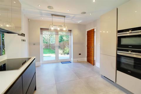 3 bedroom detached house for sale, Bentley Place, Bentley Heath EN5