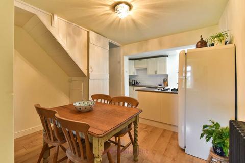 2 bedroom terraced house to rent, Stamford Green Road, Epsom