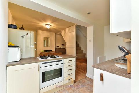 2 bedroom terraced house to rent, Stamford Green Road, Epsom