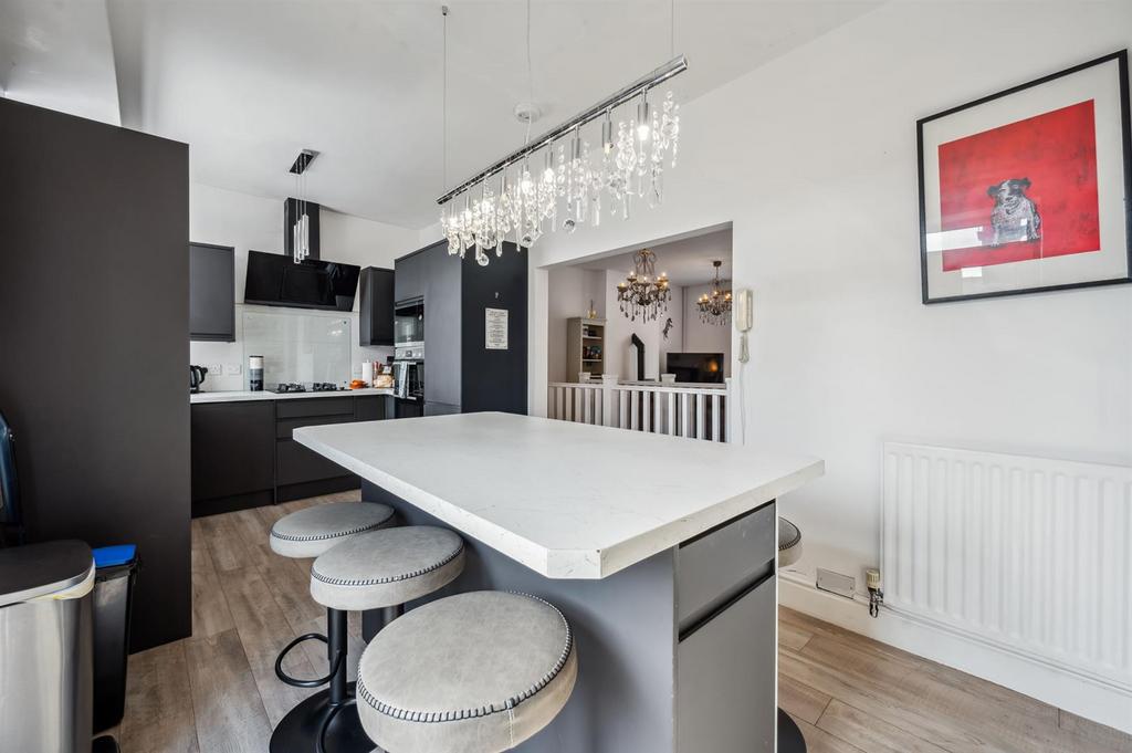 Kitchen island.jpg