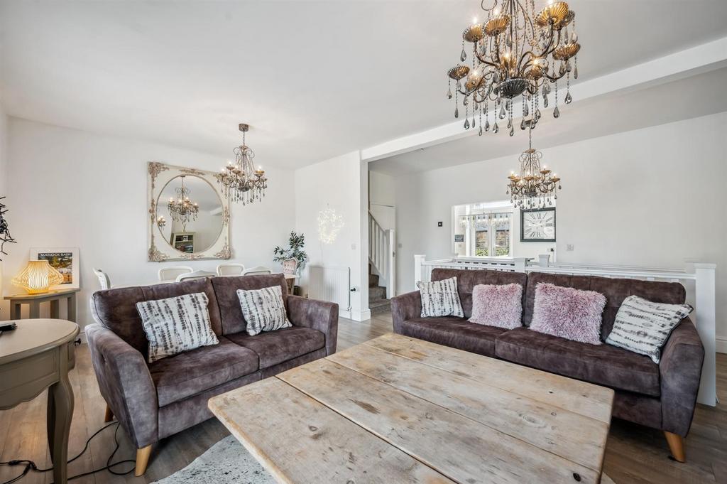 Lounge towards kitchen.jpg