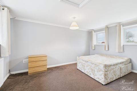 5 Bannerman Drive, Brackley, NN13 6HS