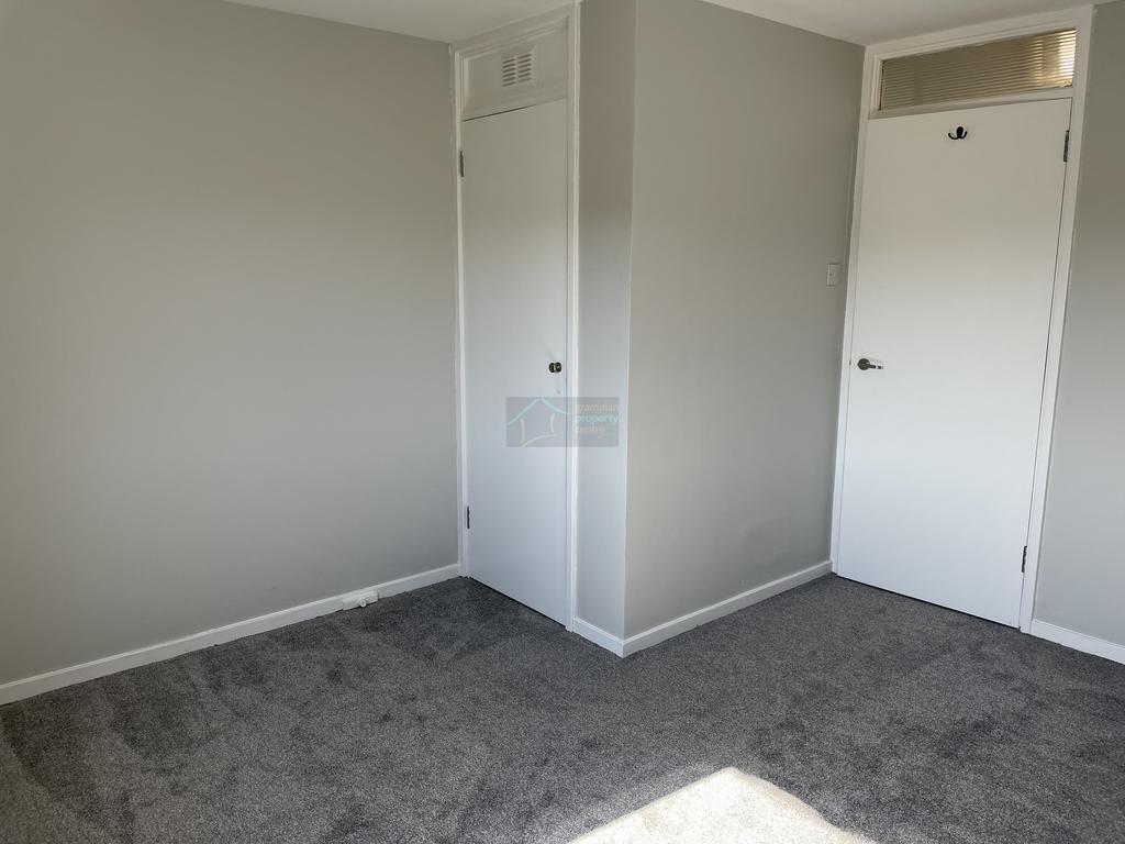 Bedroom b.JPG