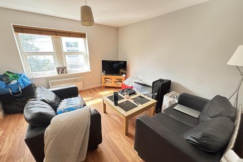 2 bedroom house to rent, Cardigan Road, Leeds