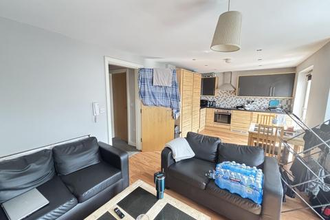 2 bedroom house to rent, Cardigan Road, Leeds