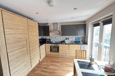2 bedroom house to rent, Cardigan Road, Leeds