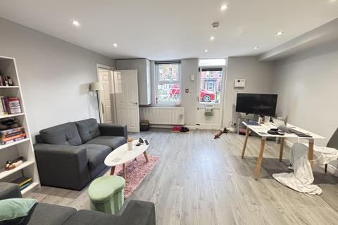 2 bedroom house to rent, 4 68 Victoria Road, Leeds