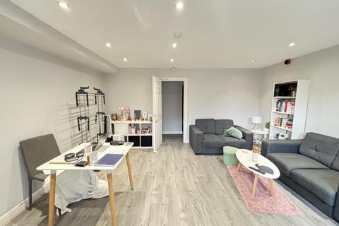 2 bedroom house to rent, 4 68 Victoria Road, Leeds