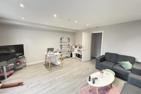2 bedroom house to rent, 4 68 Victoria Road, Leeds