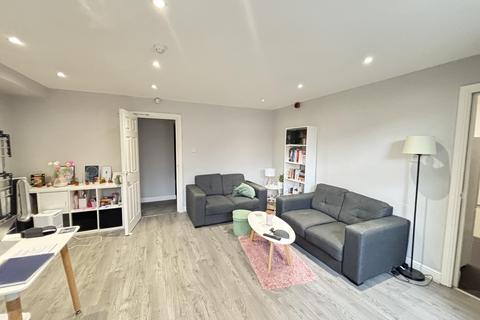 2 bedroom house to rent, 4 68 Victoria Road, Leeds