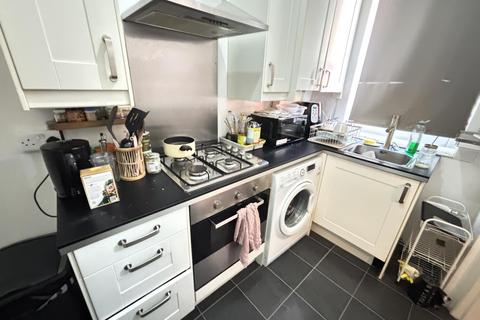 2 bedroom house to rent, Beamsley Grove, Leeds