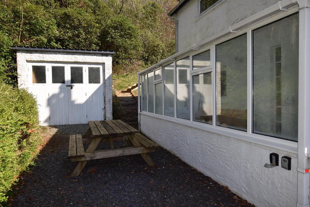 Side Patio &amp; Garage.JPG