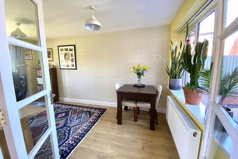 19 Corsten Drive, Shrewsbury, SY2 5TJ