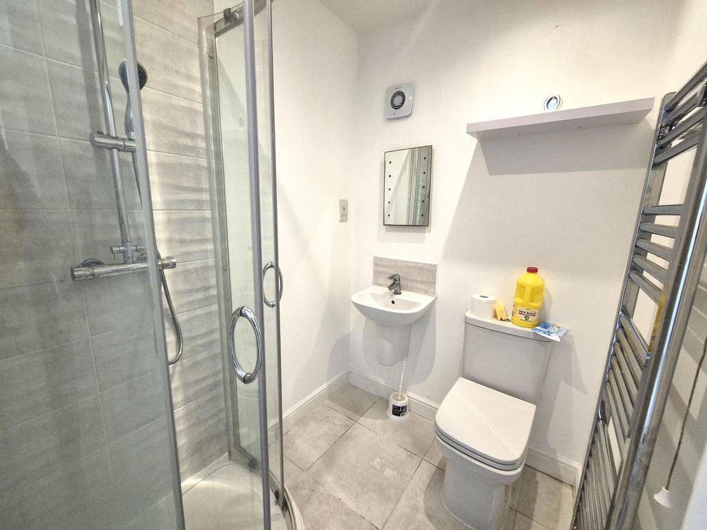 Master bedroom ensuite