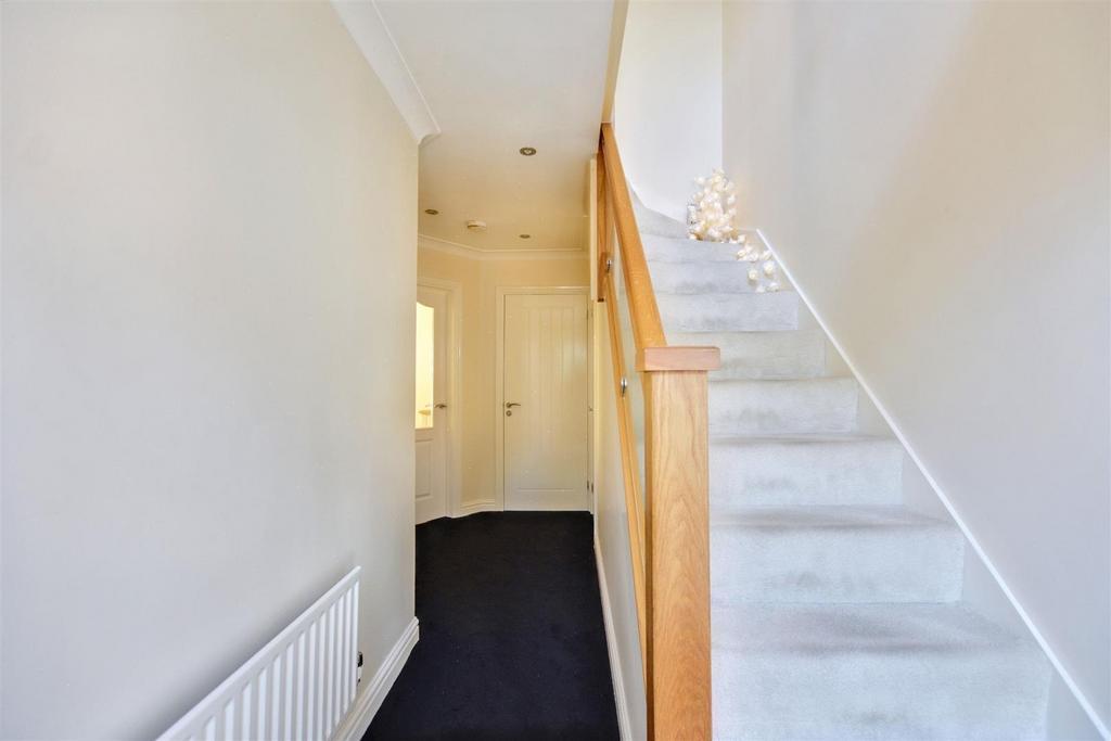 Entrance Hall 1.jpeg