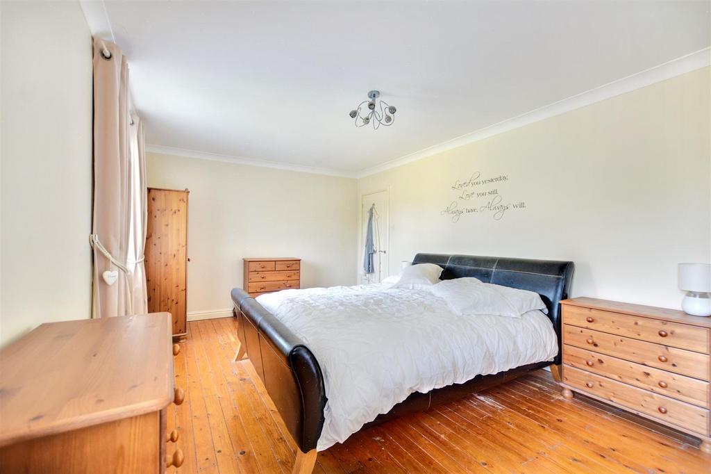 Bedroom 1 2.jpeg