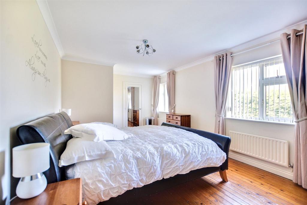 Bedroom 1 1.jpeg