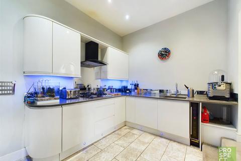 2 bedroom apartment for sale, Warfield Chase, Oxfordshire Place, Warfield, Berkshire, RG42