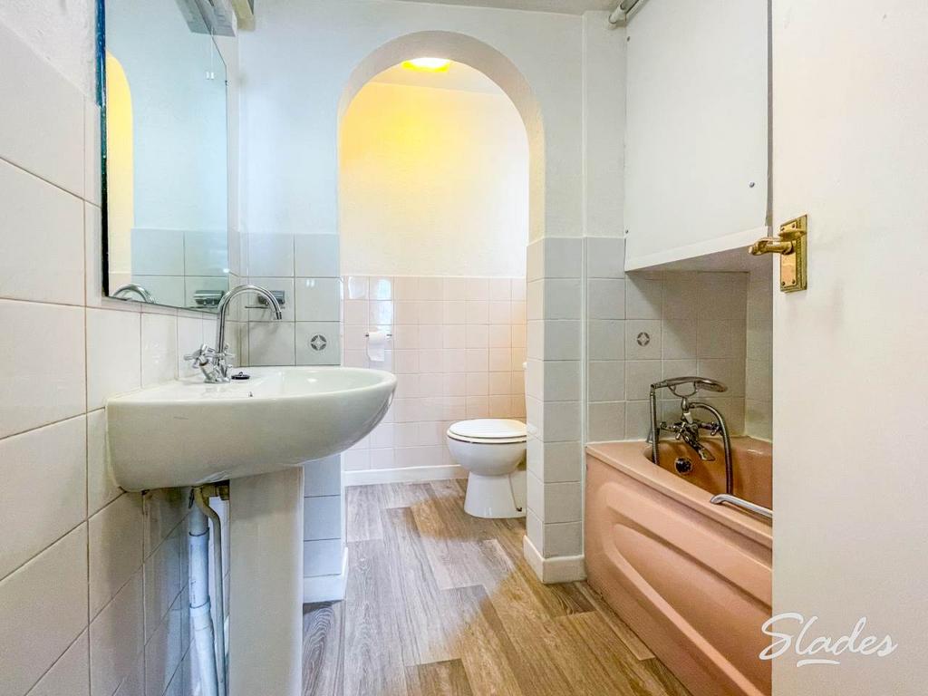 5 undercliff bathroo
