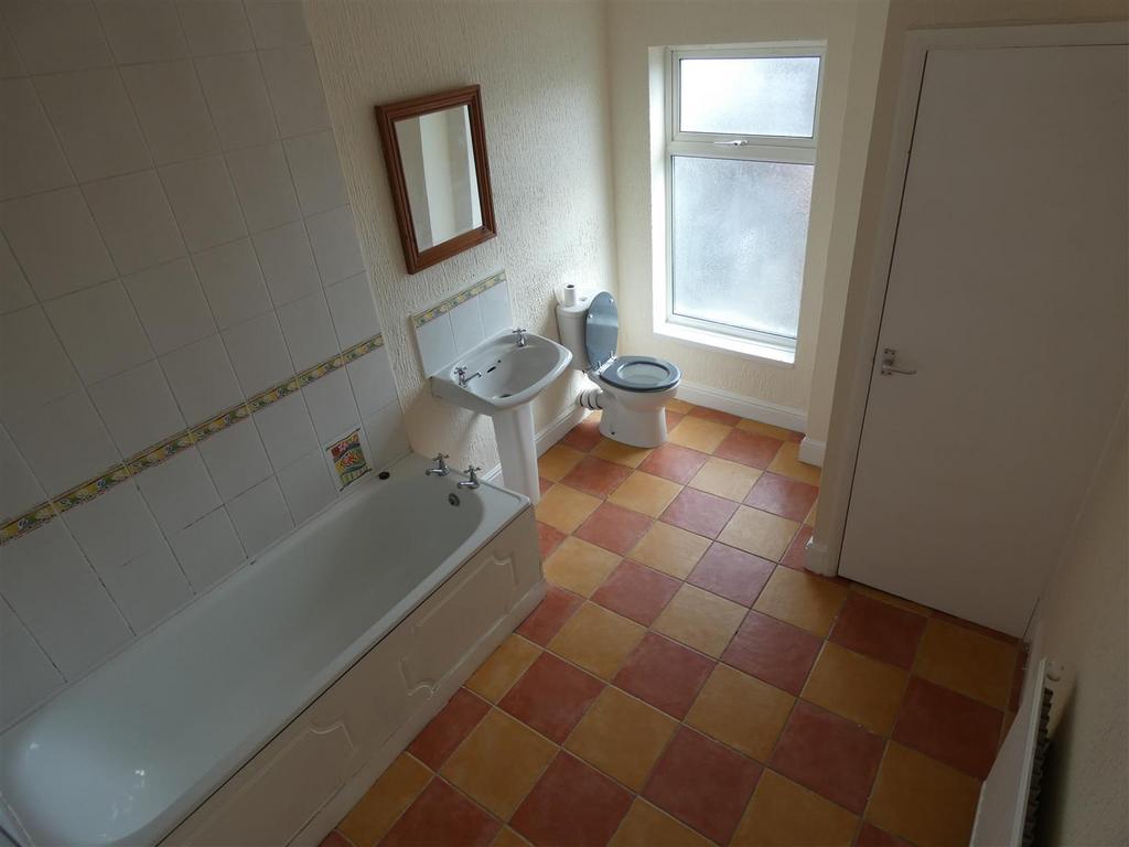 Bathroom.JPG