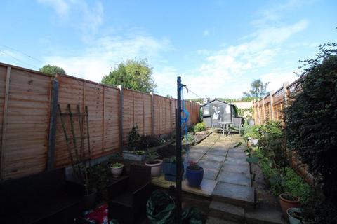 2 bedroom terraced house to rent, May Street, Luton, LU1