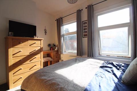 2 bedroom terraced house to rent, May Street, Luton, LU1