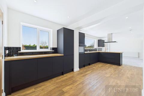 4 bedroom detached house for sale, Woodlands Close, Bridlington, YO16 6YU