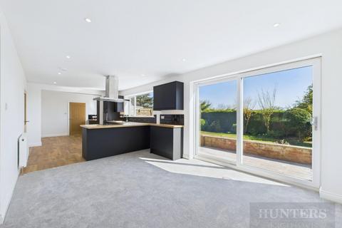 4 bedroom detached house for sale, Woodlands Close, Bridlington, YO16 6YU