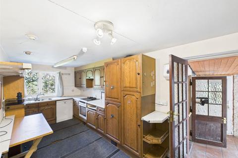 47 Alvescot Road, Carterton, OX18 3JN