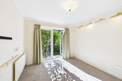 47 Alvescot Road, Carterton, OX18 3JN