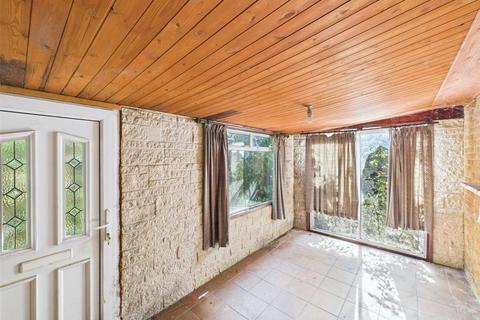 47 Alvescot Road, Carterton, OX18 3JN