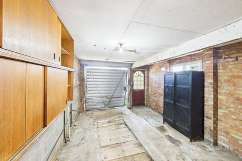 47 Alvescot Road, Carterton, OX18 3JN