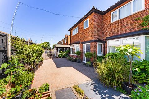 3 bedroom detached house for sale, Beach Road, Gorleston
