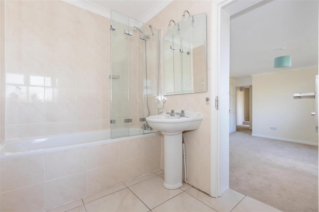 For Sale by Aspire Residential   London Road