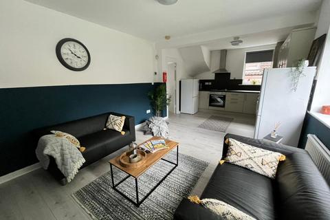 4 bedroom house share to rent, Springbank Crescent, Leeds LS6