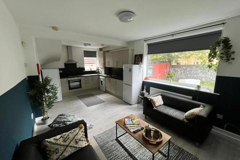 4 bedroom house share to rent, Springbank Crescent, Leeds LS6