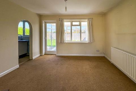 Esses Bracklesham Close, Bracklesham Bay, Chichester, PO20 8HT