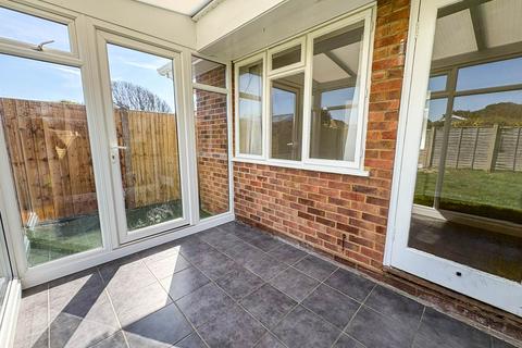 Esses Bracklesham Close, Bracklesham Bay, Chichester, PO20 8HT