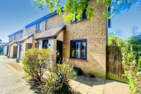 2 bedroom end of terrace house to rent, Pollards Green, Chelmsford