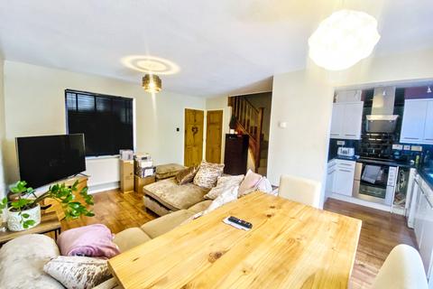 2 bedroom end of terrace house to rent, Pollards Green, Chelmsford