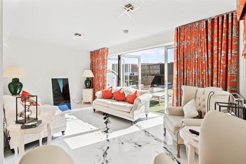4 bedroom detached house for sale, Burnside Drive, Denny FK6