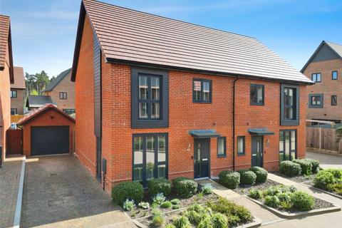 3 bedroom semi-detached house for sale, Westfield Place, Berkshire RG45