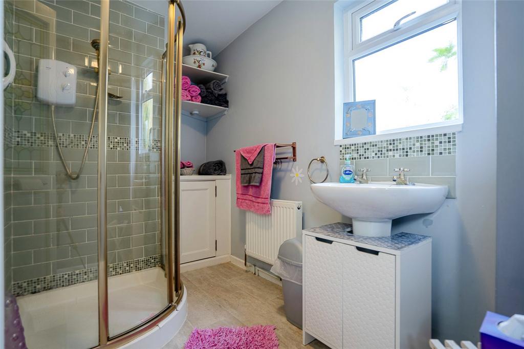 Apartment Shower
