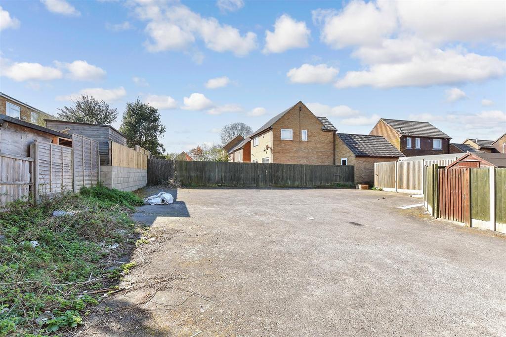 Driveway/Parking